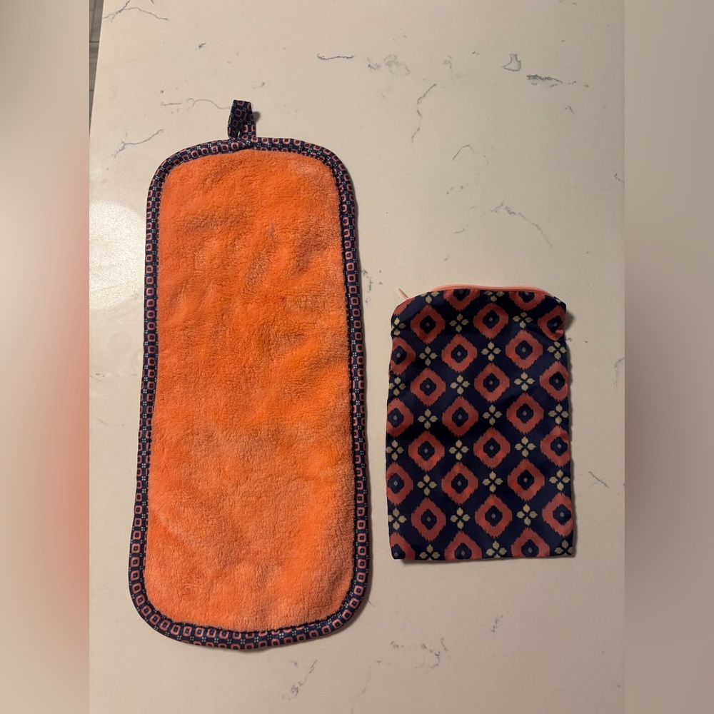 Campanelli Coral Makeup Remover Towel w/ Storage Case